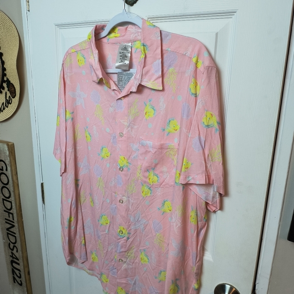 Disney The Little Mermaid Flounder Camp Shirt Size XL Button Down Pink Rare vaca - Picture 2 of 10